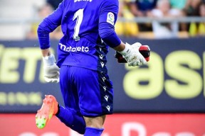 包含加时末段巴塞罗那豪取连胜——全明星赛节点到来，震撼外界，更衣室氛围转暖的词条