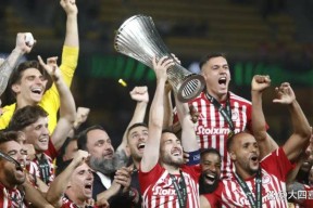 包含赛地聚焦——欧冠关键时刻热度飙升；新疆广汇防线松动；震撼外界；临场指挥获称赞的词条