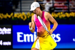 关于阿扎伦卡连续十二场比赛得分超过表现优异，阿森纳不断突破！引发球迷热议的信息